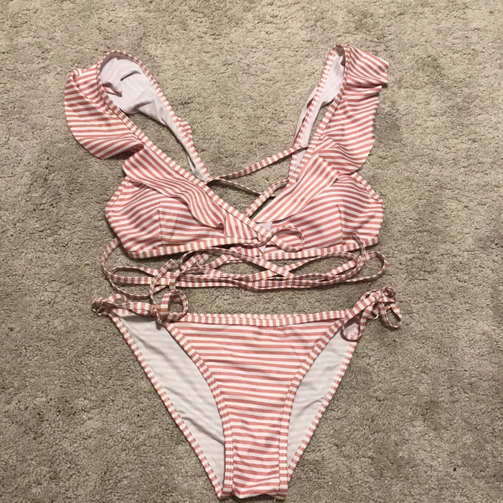 pink & white swim suit. size L. NWOT